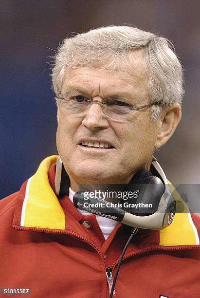 Head coach Dick Vermeil of the Kansas City Chiefs looks on against the New Orleans Saints at the Louisiana Superdome on November 14, 2004 in New...
