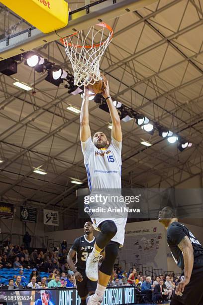 Mychel Thompson of the Santa Cruz dunks the ball during an NBA D-League game against the Austin Spurs on March 27, 2016 in Santa Cruz, California at...