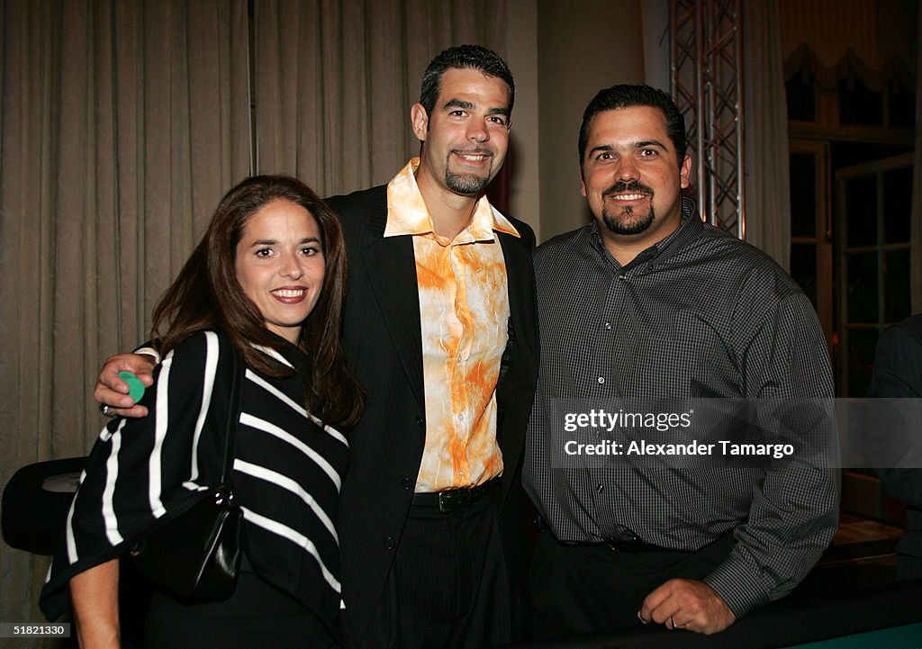mike lowell family