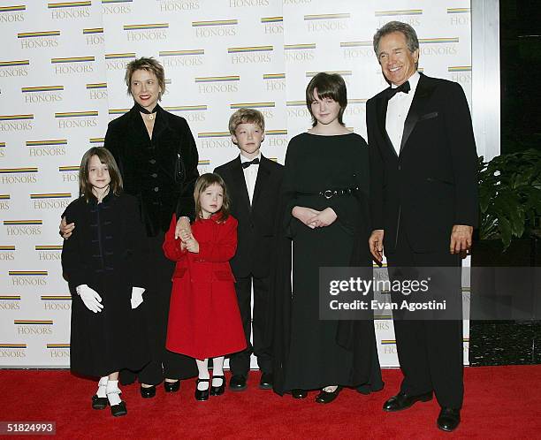 Honoree Warren Beatty poses with wife Annette Bening and children Isabel, Ella, Benjamin and Kathlyn at the 27th Annual Kennedy Center Honors at U.S....