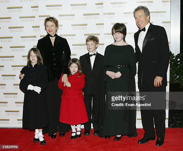 Honoree Warren Beatty poses with wife Annette Bening and children Isabel, Ella, Benjamin and Kathlyn at the 27th Annual Kennedy Center Honors at U.S....