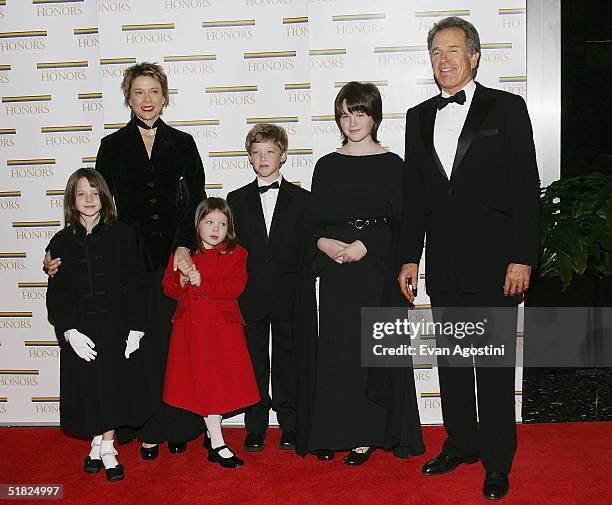 Honoree Warren Beatty poses with wife Annette Bening and children Isabel, Ella, Benjamin and Kathlyn at the 27th Annual Kennedy Center Honors at U.S....