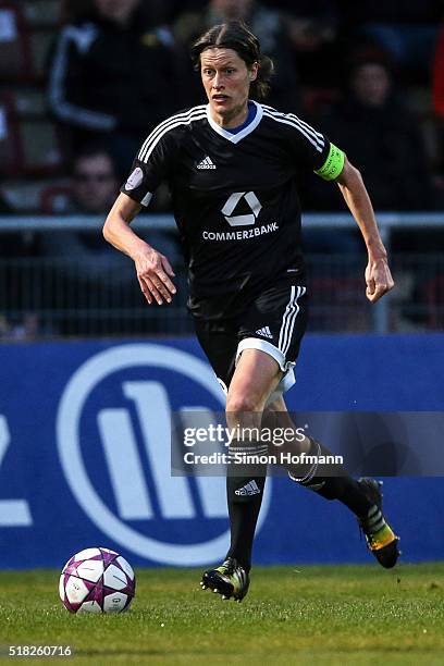 Kerstin Garefrekes of Frankfurt controls the ball during the UEFA Women's Champions League quarter final second leg match between 1. FFC Frankfurt...