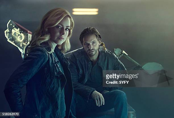 Pictured: Amanda Schull as Cassandra Railly, Aaron Stanford as James Cole --