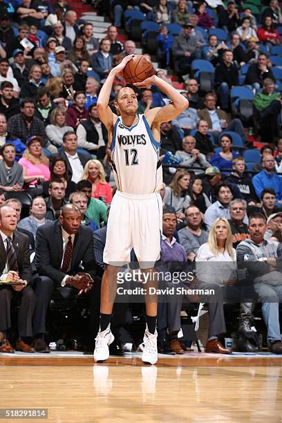 Tayshaun Prince of the Minnesota Timberwolves shoots against the Los Angeles Clippers on March 30, 2016 at Target Center in Minneapolis, Minnesota....