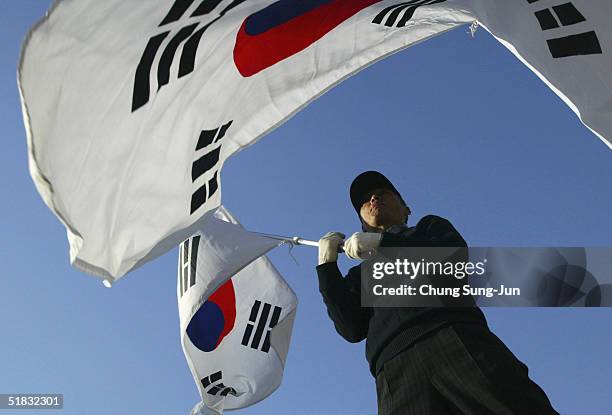 south koreans hold anti-north koea rally amid nuclear warnings - anti north korea protest continues in seoul bildbanksfoton och bilder