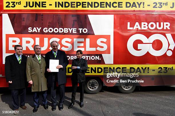 Conservative Party politician Tom Pursglove, UKIP leader Nigel Farage, Conservative Party politician Peter Bone and former Labour Party politician...