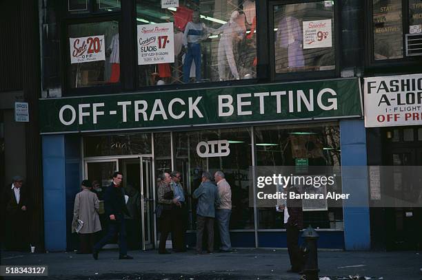 Off Track Off Track Betting Photos and Premium High Res Pictures - Getty Images