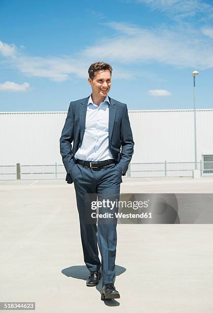 Man Walk In Front View Of Man Walking Photos and Premium High Res Pictures - Getty ...
