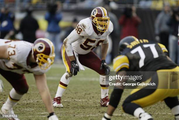 Linebacker Antonio Pierce of the Washington Redskins lines up against the Pittsburgh Steelers at Heinz Field on November 28, 2004 in Pittsburgh,...