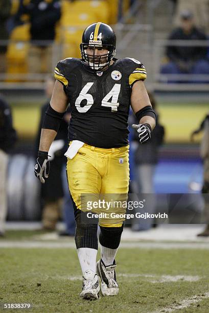 Center Jeff Hartings of the Pittsburgh Steelers during a game against the Washington Redskins at Heinz Field on November 28, 2004 in Pittsburgh,...