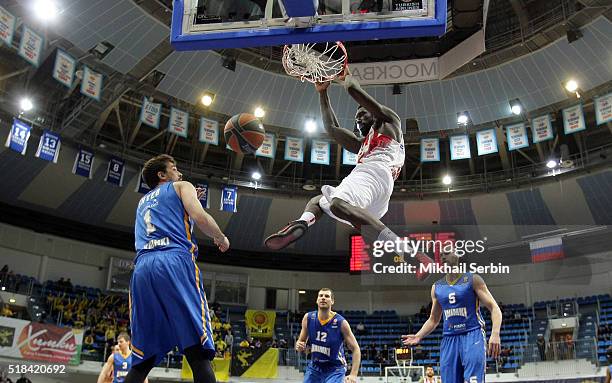 Othello Hunter, #5 of Olympiacos Piraeus in action during the 2015-2016 Turkish Airlines Euroleague Basketball Top 16 Round 13 game between Khimki...