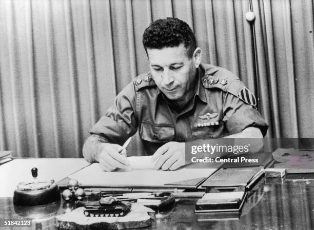 Tal Israeli 112 General Israel Tal Stock Photos, High-Res Pictures, and Images ...