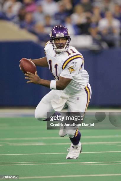 Quarterback Daunte Culpepper of the Minnesota Vikings against the Indianapolis Colts during a game at the RCA Dome on November 8, 2004 in...