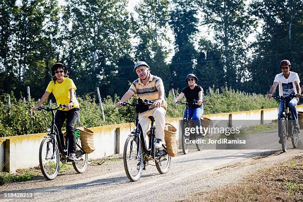 electric fahrradtour - jordiramisa stock-fotos und bilder