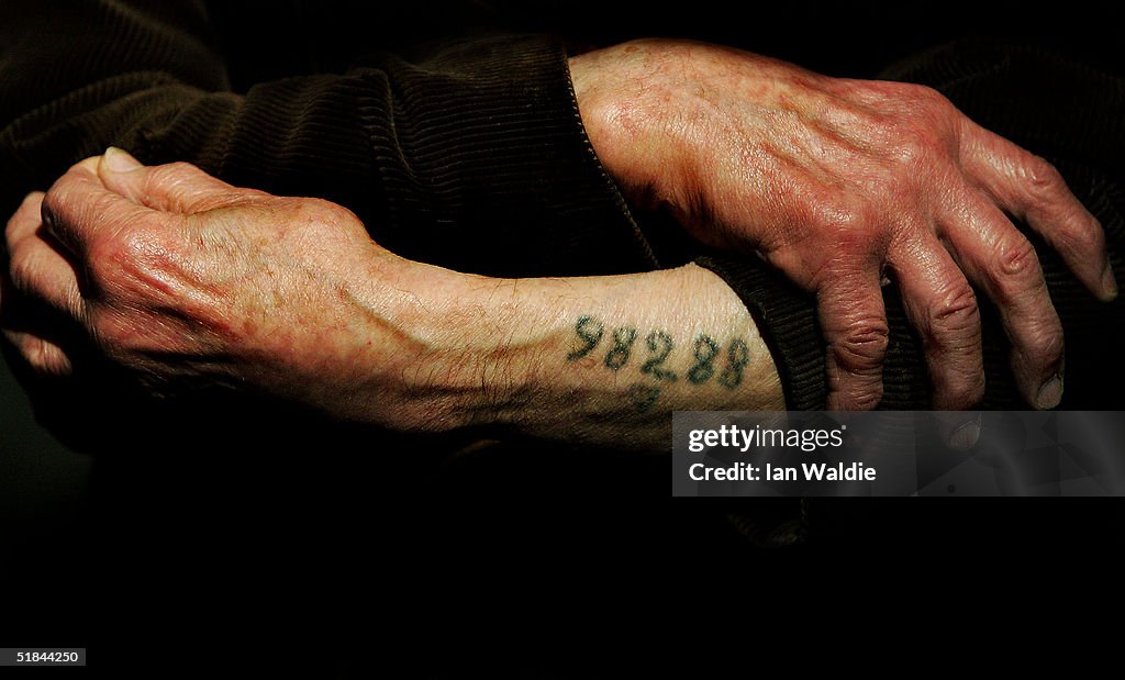 Auschwitz Survivor Leon Greenman 98288 At The Jewish Museum