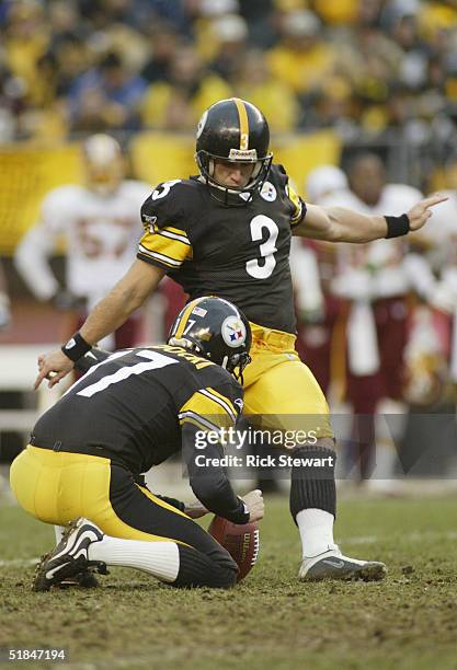 Jeff Reed Kick 63 Kicker Chris Gardocki Stock Photos, High-Res Pictures, and Images ...