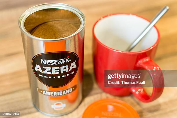 nescafé azera couvercle de - nescafé photos et images de collection
