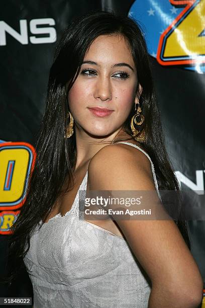 Singer Vanessa Carlton poses backstage at the Z100 Jingle Ball 2004 at Madison Square Garden December 10, 2004 in New York City.