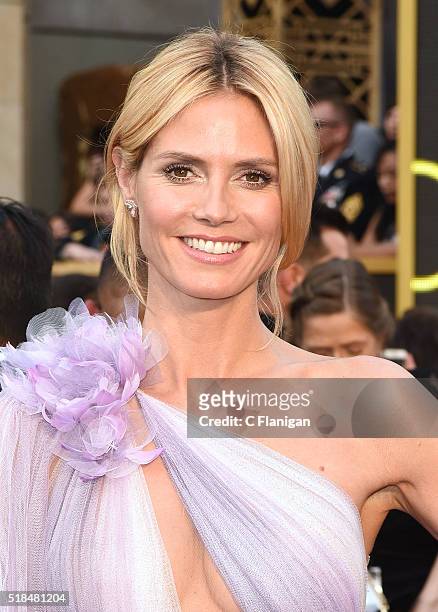 Personality Heidi Klum attends the 88th Annual Academy Awards at Hollywood & Highland Center on February 28, 2016 in Hollywood, California.