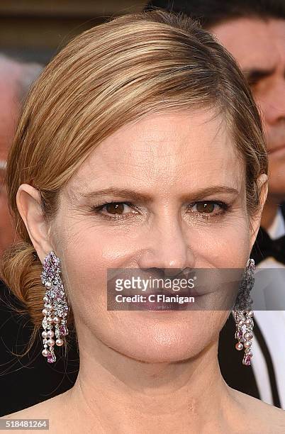 Actress Jennifer Jason Leigh attends the 88th Annual Academy Awards at Hollywood & Highland Center on February 28, 2016 in Hollywood, California.