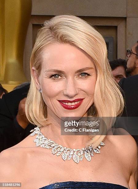 Actress Naomi Watts attends the 88th Annual Academy Awards at the Hollywood & Highland Center on February 28, 2016 in Hollywood, California.