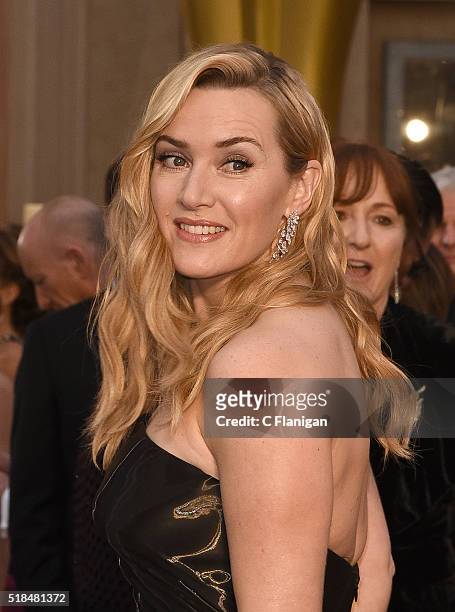 Actress Kate Winslet attends the 88th Annual Academy Awards at the Hollywood & Highland Center on February 28, 2016 in Hollywood, California.