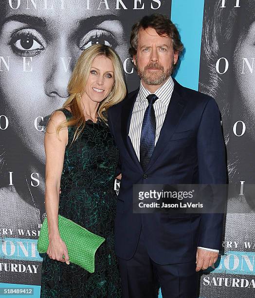 Actor Greg Kinnear and wife Helen Labdon attend the premiere of "Confirmation" at Paramount Theater on the Paramount Studios lot on March 31, 2016 in...