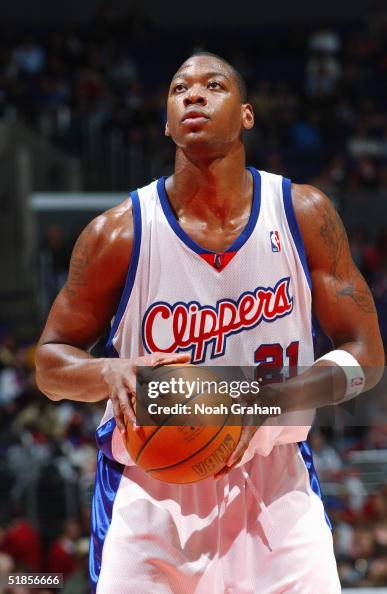Bobby Simmonds Bobby Simmons of the Los Angeles Clippers shoots a free throw during ...