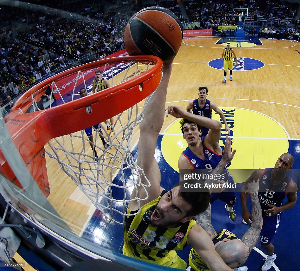 Fenerbahce Istanbul v Anadolu Efes Istanbul - Turkish Airlines Euroleague