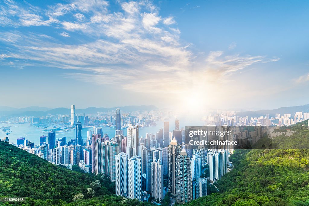 Hong kong in den Sonnenuntergang