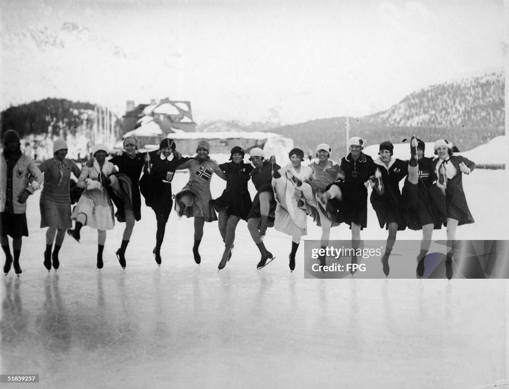 Edel Randem Competetors in the Ladies Figure Skating competiton, arms on each ...