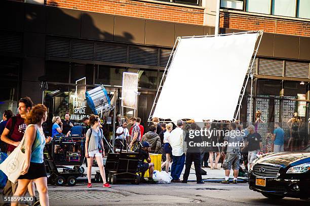 movie and tv series set in new york streets - film crew outside stock pictures, royalty-free photos & images