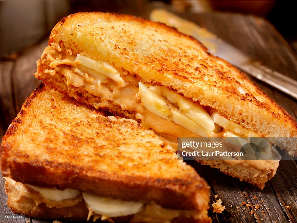 Grilled Peanut Butter and Banana Sandwich