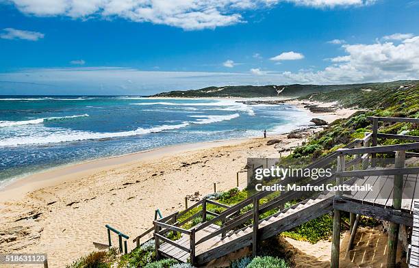 prevelly beach margaret river estuary - westaustralien stock-fotos und bilder