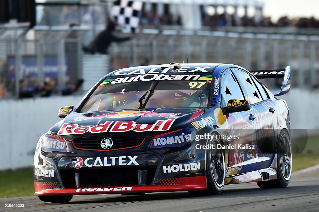 V8 Supercars Tasmania SuperSprint - Qualifying & Race 4