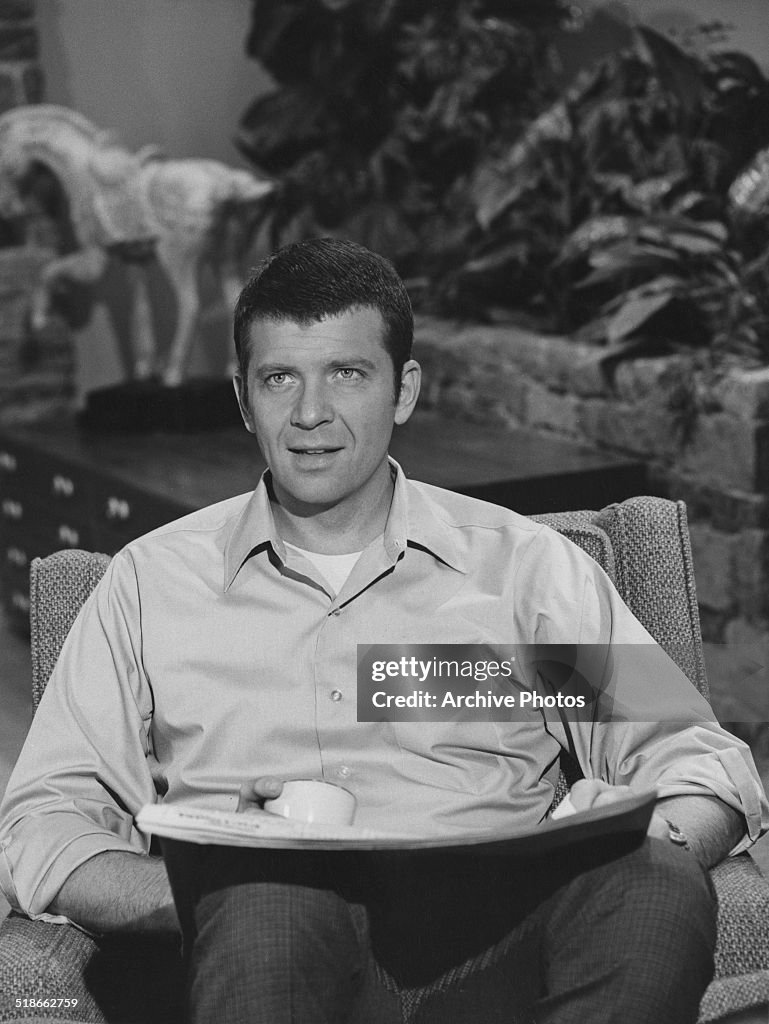 American actor Robert Reed as Mike Brady in the US TV sitcom 'The ...