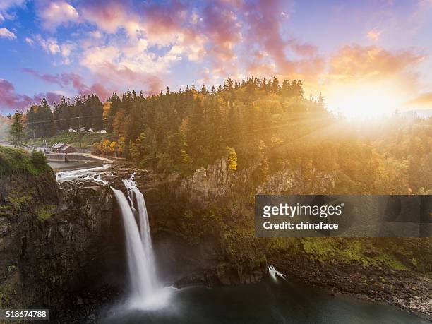 snoqualmie falls in fall - washington state stock pictures, royalty-free photos & images