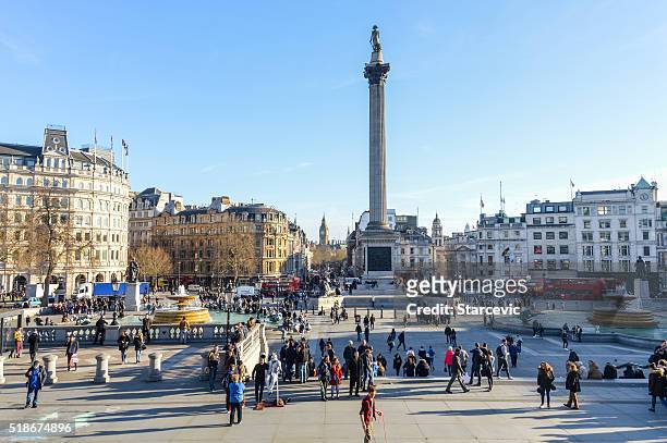 トラファルガー広場（ロンドン - ネルソンの記念碑 ストックフォトと画像