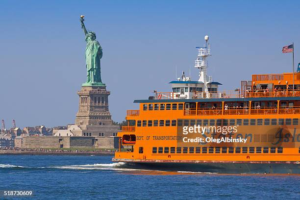balsa de staten island e a estátua da liberdade, nova york. - staten island ferry - fotografias e filmes do acervo
