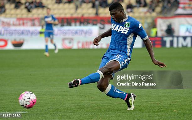 Alfred Duncan of US Sassuolo in action during the Serie A match between Carpi FC and US Sassuolo Calcio at Alberto Braglia Stadium on April 2, 2016...