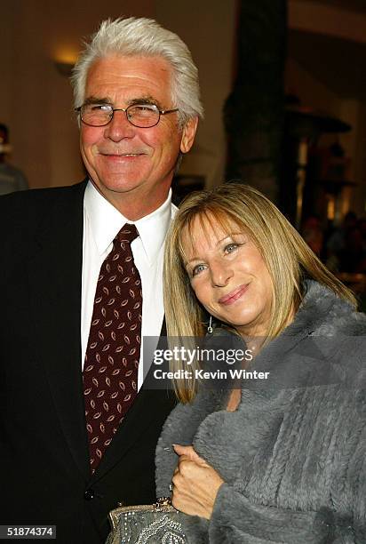 Actress/singer Barbra Streisand and husband actor James Brolin arrive at the premiere of Universal's "Meet the Fockers" at the Universal Amphitheatre...