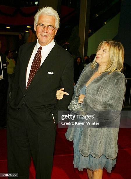 Actress/singer Barbra Streisand and husband actor James Brolin arrive at the premiere of Universal's "Meet the Fockers" at the Universal Amphitheatre...