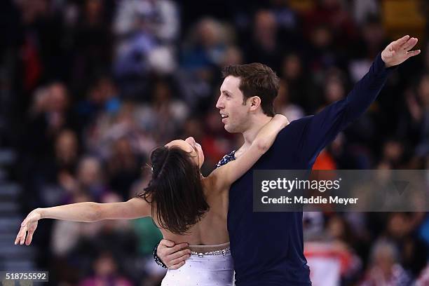 Lubov Iliushechkina and Dylan Moscovitch of Canada skate in the Pairs Free Skate on Day 6 of the ISU World Figure Skating Championships 2016 at TD...