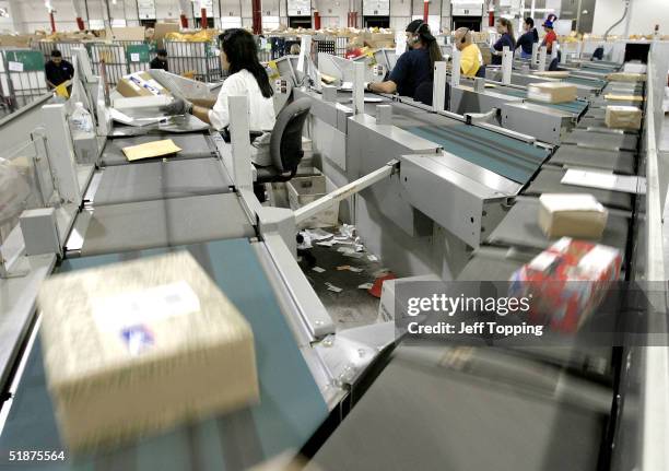 Small Parcel Examples Us Post Office Small Parcel Bundle Photos and Premium High Res Pictures ...