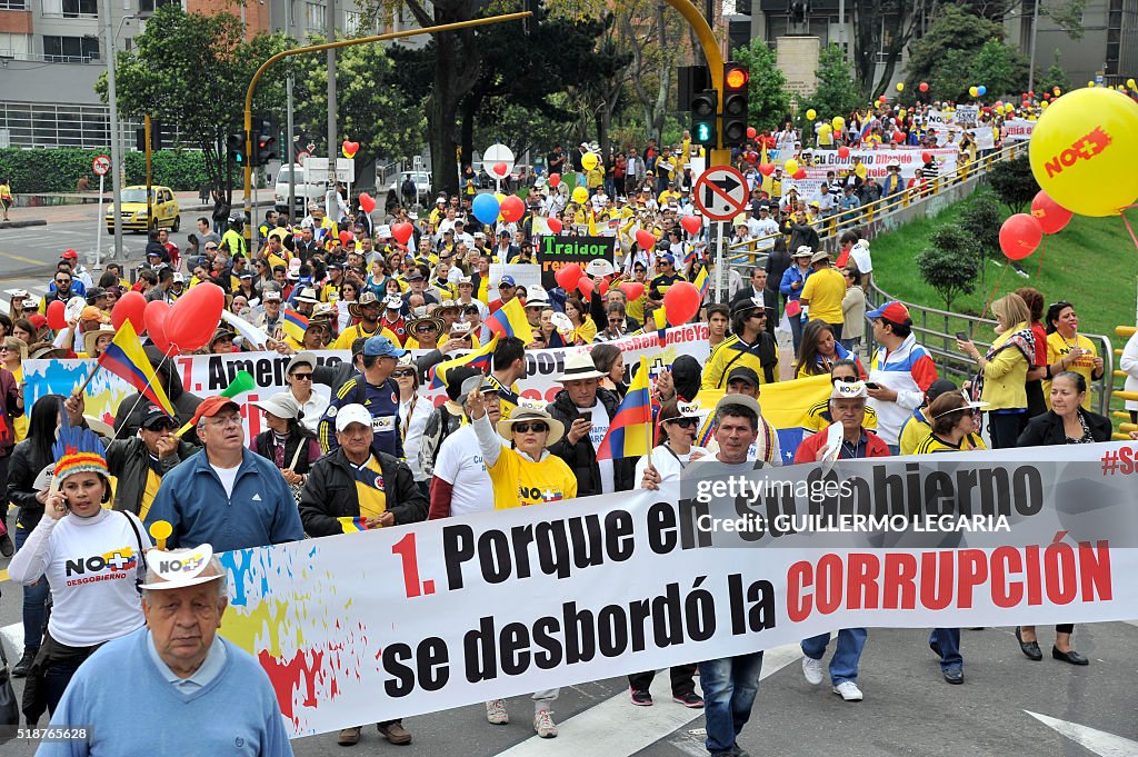 COLOMBIA-CONFLICT-FARC-SANTOS-PEACE-TALKS-PROTEST