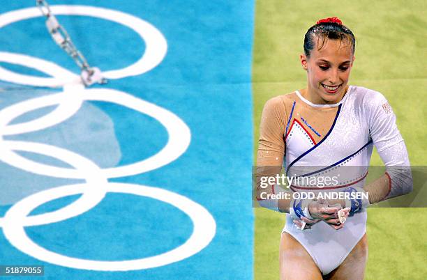 Emilie Le Pennec: Avant elle, aucune gymnaste francaise n'etait jamais montee sur un podium olympique. Le dimanche 22 aout 2004, Emilie Le Pennec est...