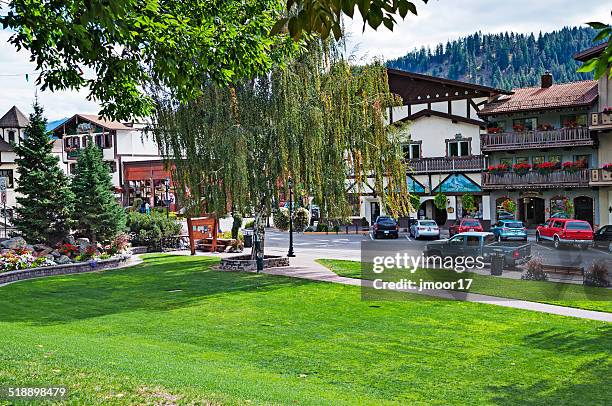 leavenworth city park with bavarian architecture views - leavenworth washington 個照片及圖片檔