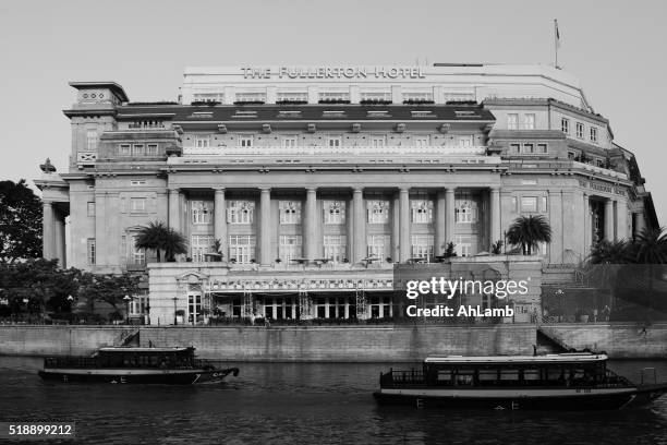 fullerton hotel ,シンガポール - シンガポール川 ストックフォトと画像