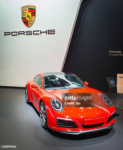 porsche 911 carrera s sports car - porsche carrera stock pictures, royalty-free photos & images
